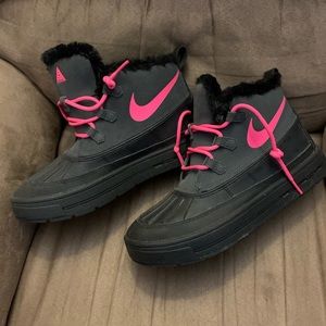 Nike snow boots EUC